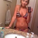 sexy toute nue sur le 84